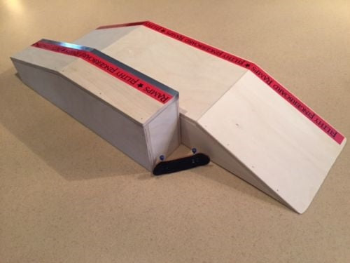Filthy Fingerboard Ramps - The Miami Kink Ledge Fun Box